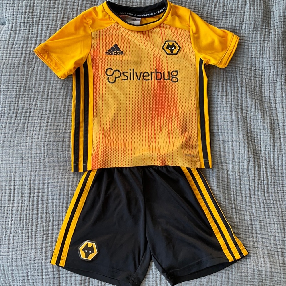 Wolverhampton Wanderers soccer kit (home) - 4T-5T